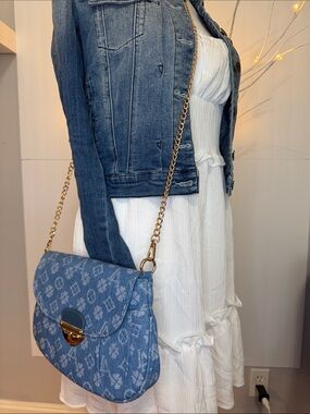 NWOT designer fashion LV bag W/ Crossbody strap plus studded strap
